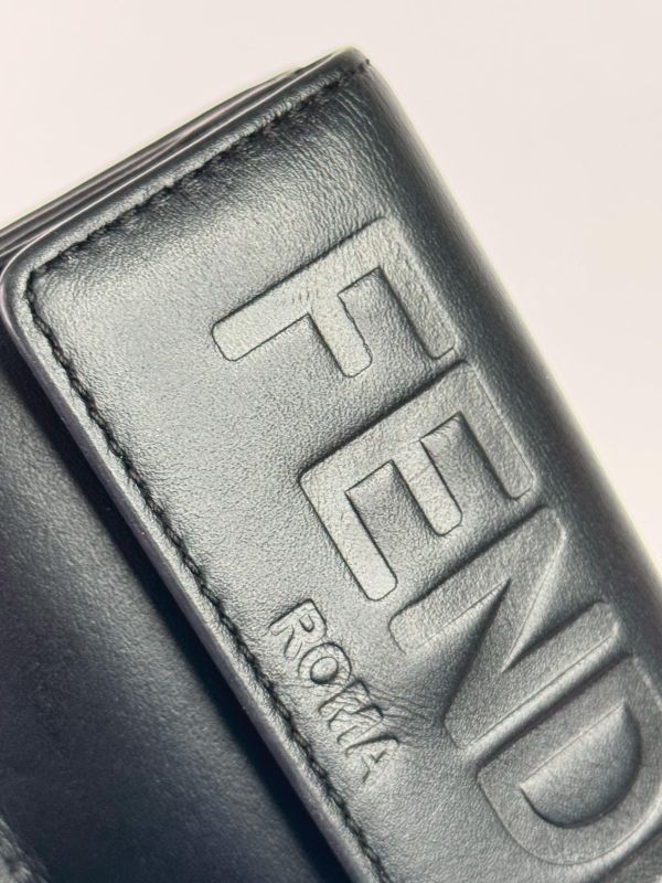 【85成新】FENDI 微型三摺疊皮夾 