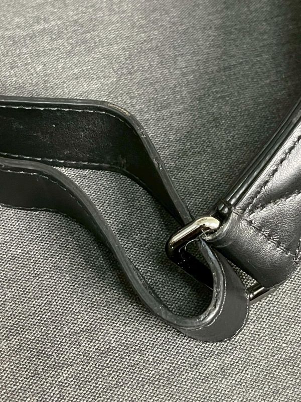 【9成新】LV 皮革背帶黑老花腰包 