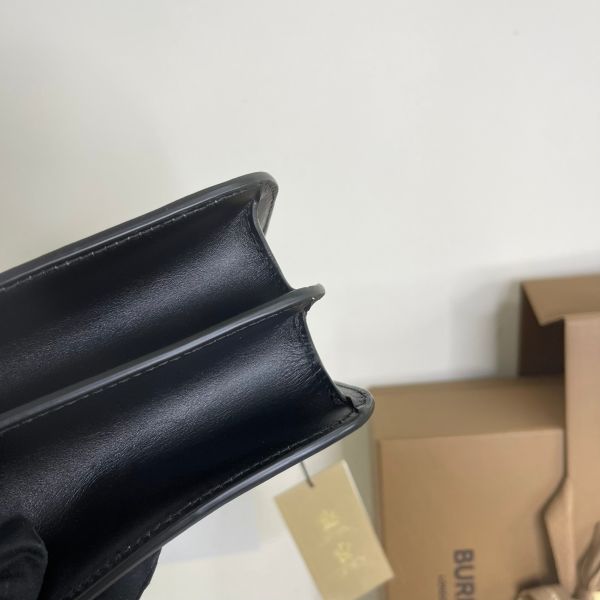 【12期0利率】BURBERRY TB LOGO肩背包 中號【24年3月英國購證】【99成新】 