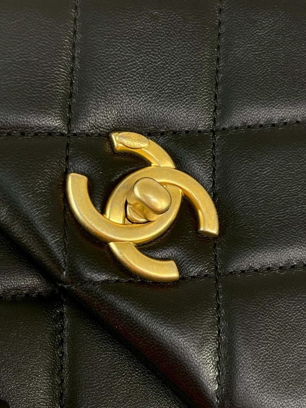 【95成新】CHANEL 21B 側邊金屬字母方胖 