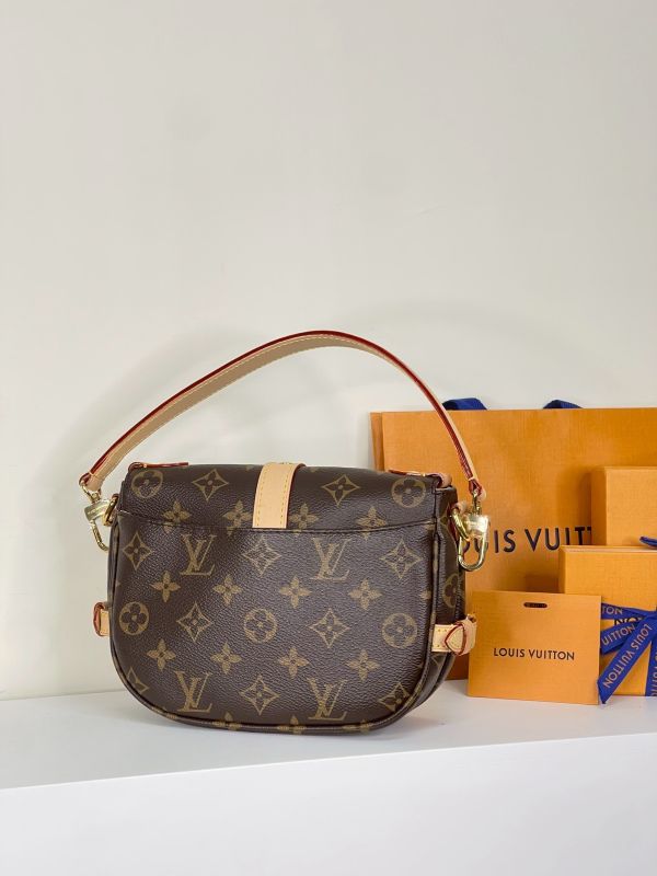 【分期0利率】LV Saumur BB【95成新】 