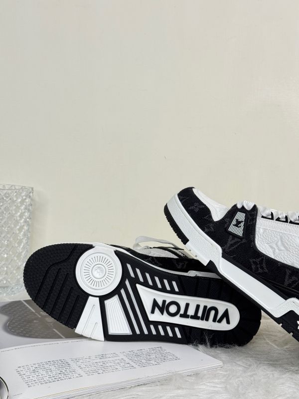 【分期0利率】LV Trainer 運動鞋  女段38號【未使用閒置品】 