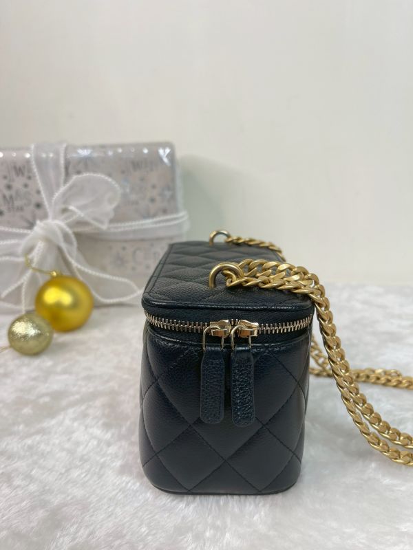 【95成新】CHANEL 23P荔枝牛皮愛心金球長盒子 