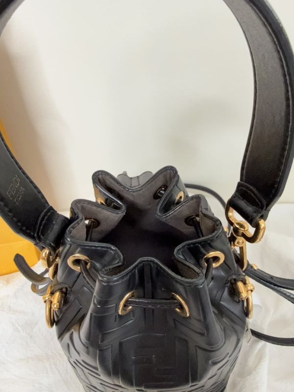 【分期0利率】FENDI Mon Tresor迷你水桶包【9成新】 