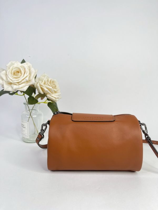 【未使用閒置品】LONGCHAMP LE PLIAGE XTRA系列牛皮圓筒斜背包 
