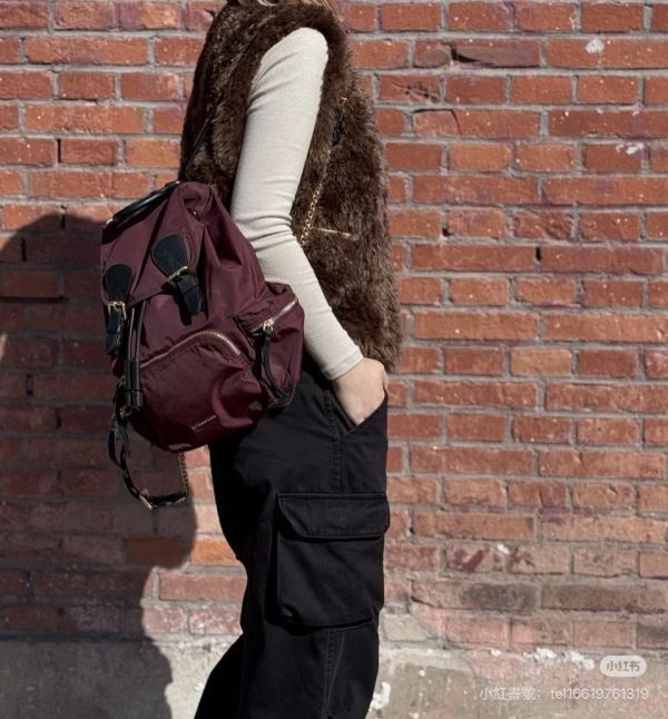 【9成新】BURBERRY THE RUCKSACK 金LOGO 中號後背包 