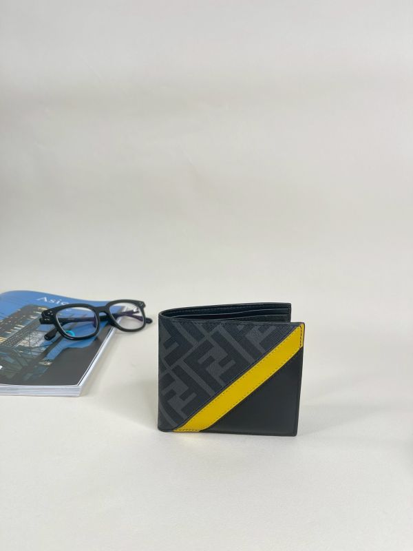 【分期0利率】FENDI 雙色拼接8卡短夾 【9成新】 