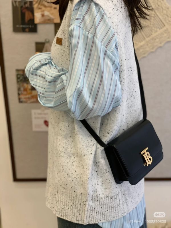 【分期0利率】BURBERRY TB鎖頭 MINI翻蓋斜背包【9成新】 