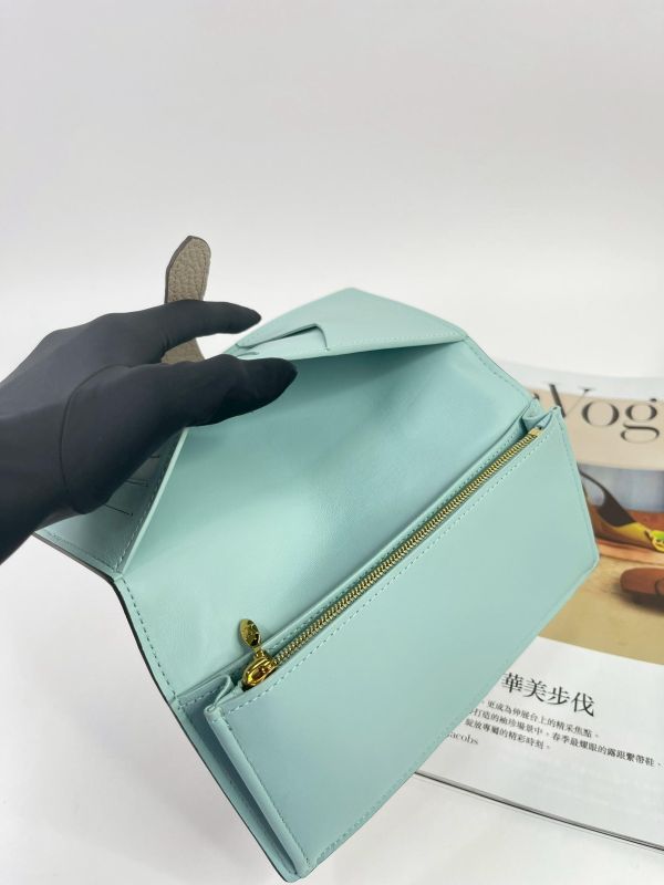 【99成新】LV 直式錢包 