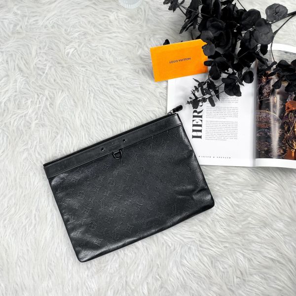 【12期0利率】LV小牛皮DISCOVERY POCHETTE 手拿包【9成新】 