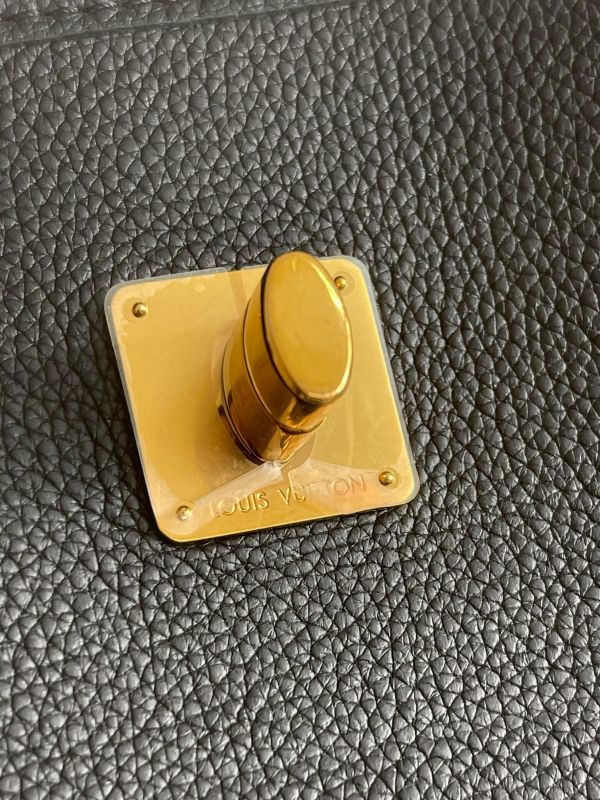 【99成新】LV LOCKME CHAIN 小號斜背包 