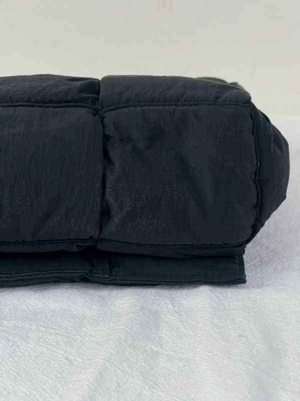 【99成新】BV Padded Tech Cassette 尼龍斜背包 