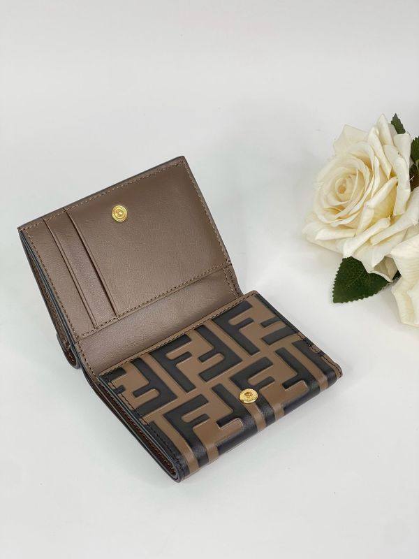 【未使用閒置品】FENDI FF Diamonds 雙層三折短夾 