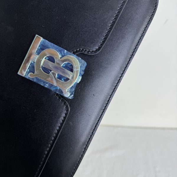 【12期0利率】BURBERRY TB LOGO肩背包 中號【24年3月英國購證】【99成新】 