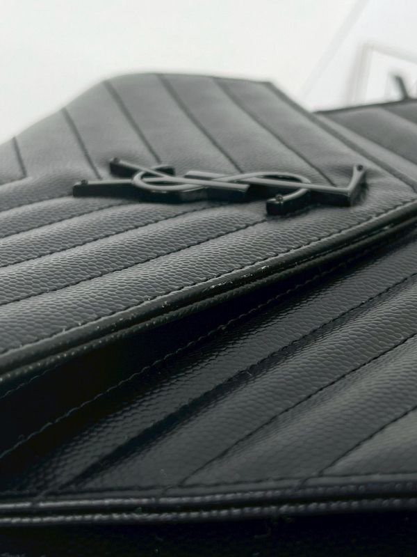 【99成新】YSL CASSANDRE 粒面壓紋手拿包 