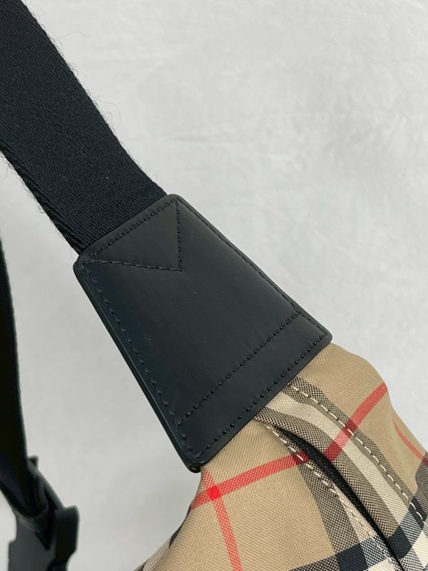 【分期0利率】BURBERRY Vintage格紋拉鍊胸包 【99成新】 