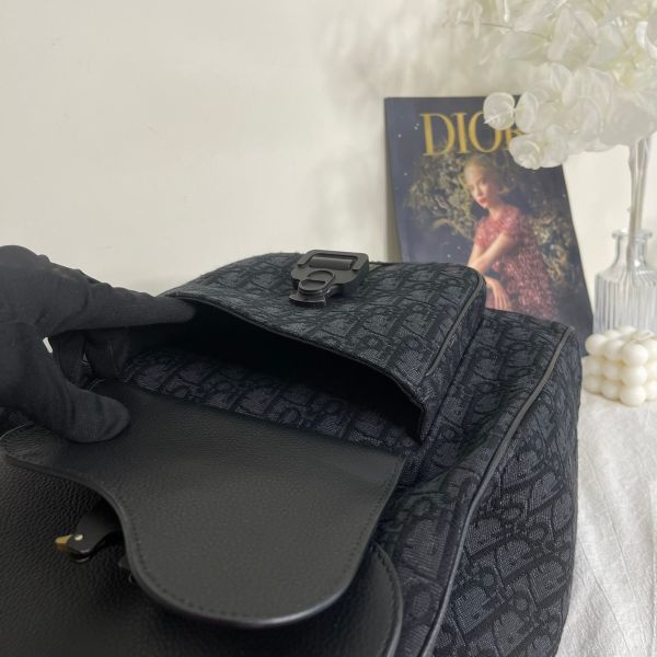 【12期0利率】DIOR SADDLE 翻蓋後背包  【24年3月台灣購證】【99成新】 