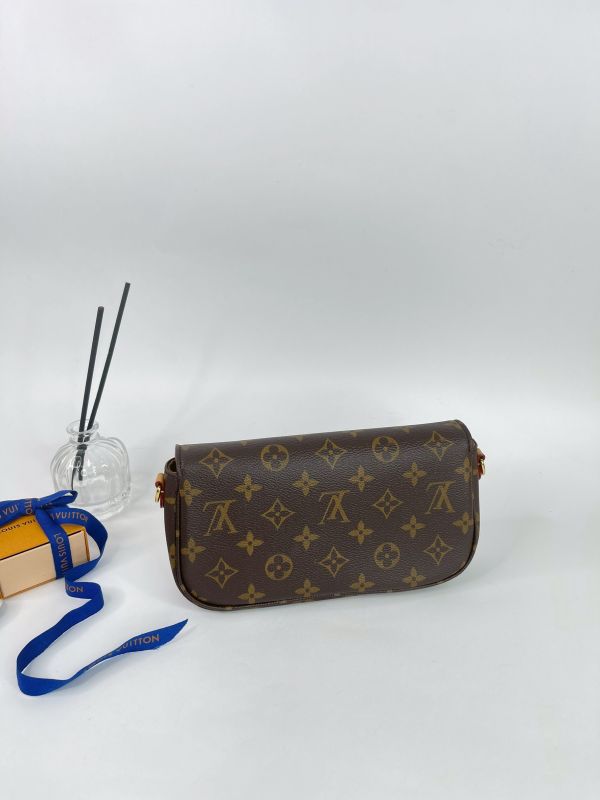 【99成新】LV  Wallet on Chain Ivy 