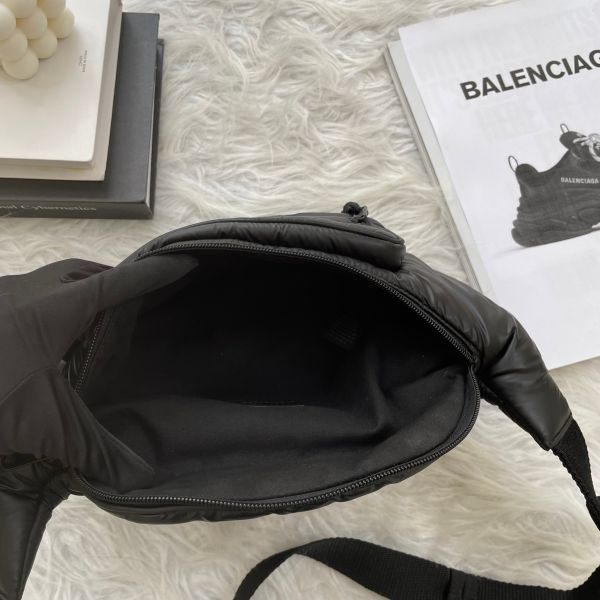 【12期0利率】BALENCIAGA 太空棉腰包【95成新】【現金價】 