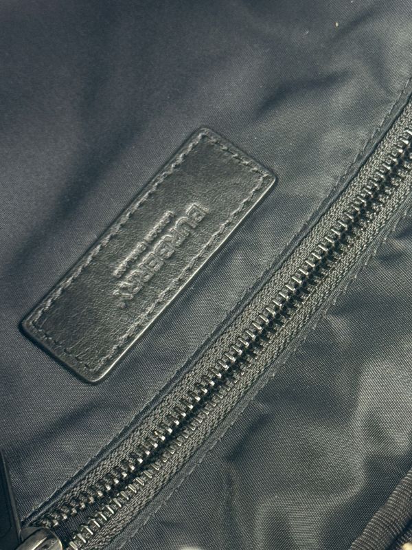 【分期0利率】BURBERRY Archie BT滿板斜垮胸包【85成新】 