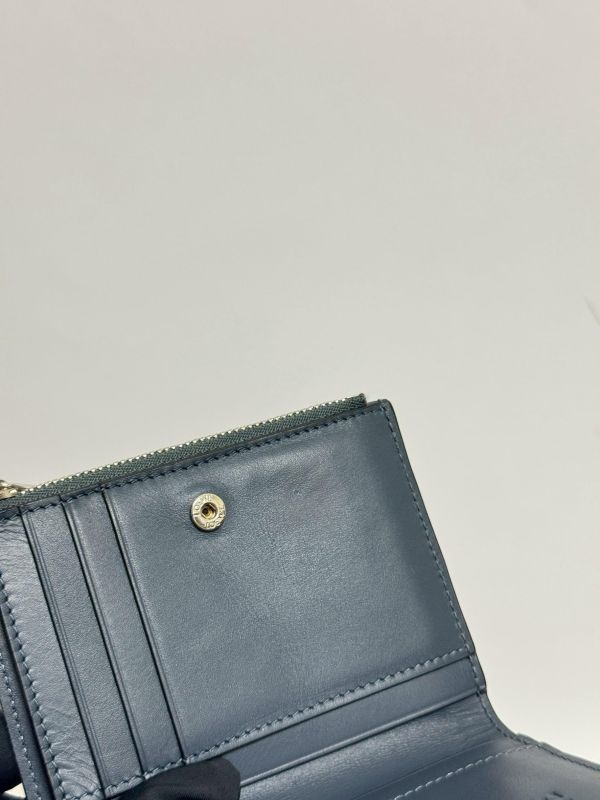 【未使用閒置品】LOEWE 小牛皮對折拉鍊短夾 