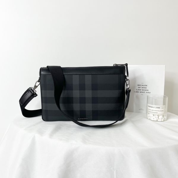 【12期0利率】【全新品】 BURBERRY 炭灰格紋Check Rambler 郵差包 