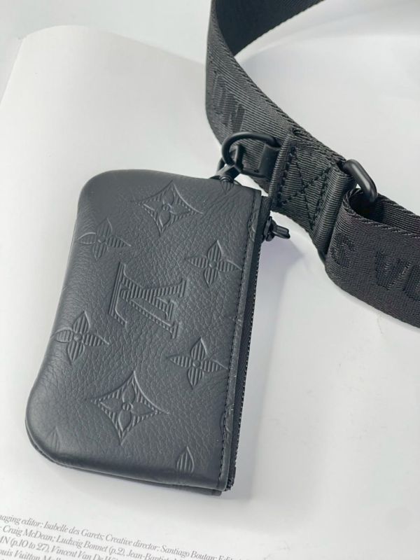 【99成新】LV Trio 郵差包 