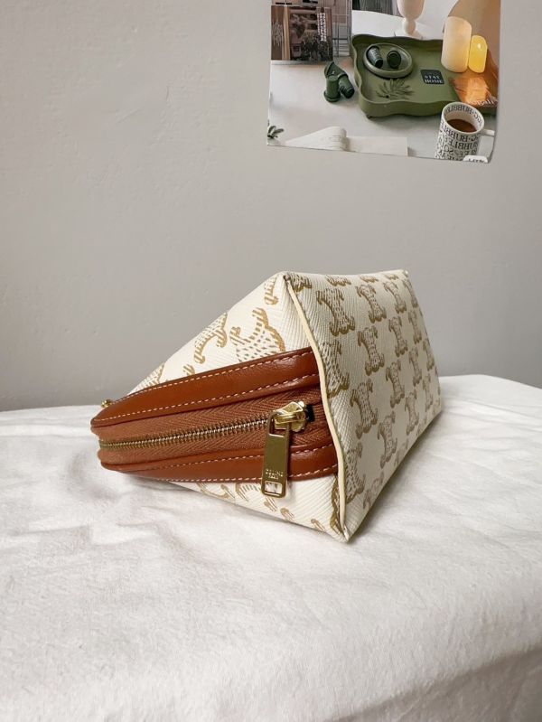 【12期0利率】CELINE TRIOMPHE貝殼包【9成新】 