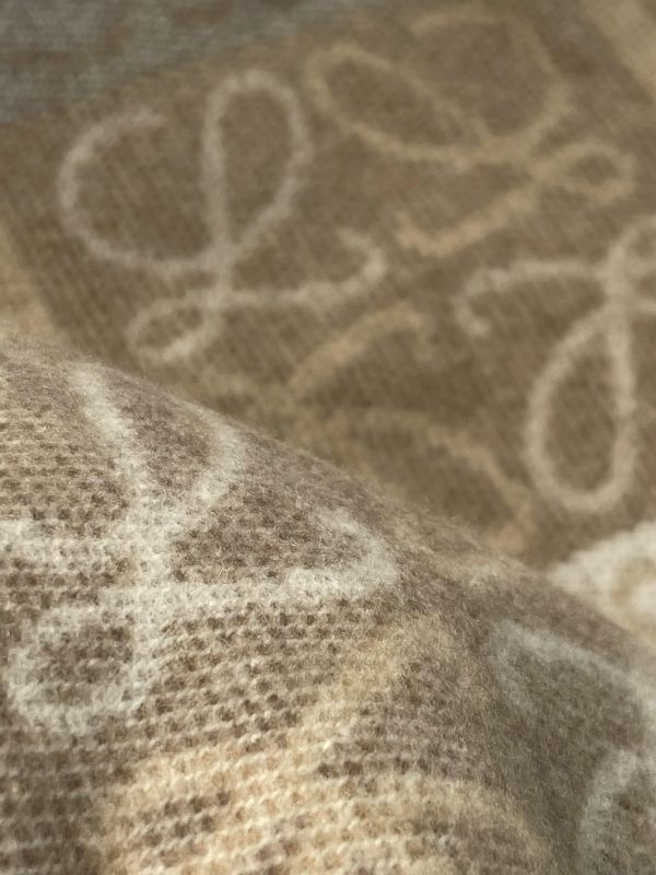 【未使用閒置品】LOEWE 羊毛老花圍巾 