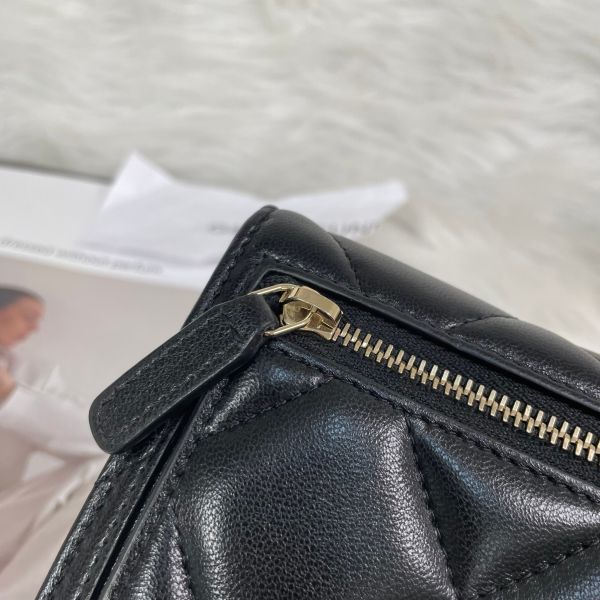 【9.5成新】【12期0利率】Chanel 19羊皮三折短夾 黑/金 