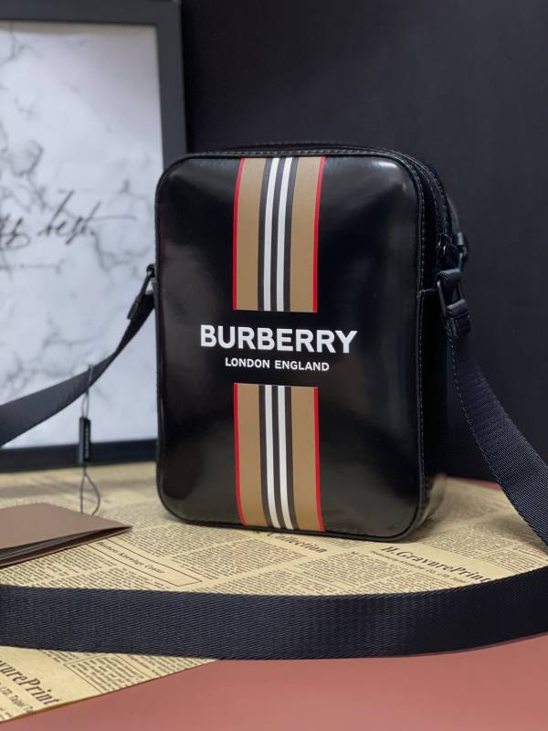 【12期0利率】【全新品】BURBERRY 漆皮條紋手機包 中性款 男女皆可【現金價18500】 