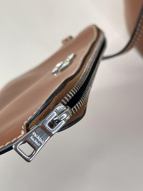 【9成新】PRADA TAMBOUR 水桶包 