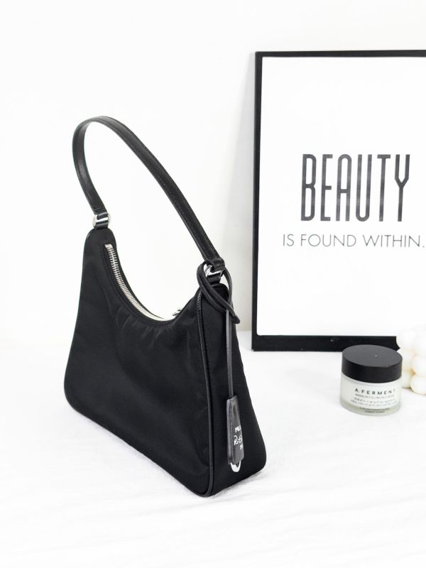 【95成新】PRADA Re-Edition 2005 Re-Nylon 迷你腋下包 