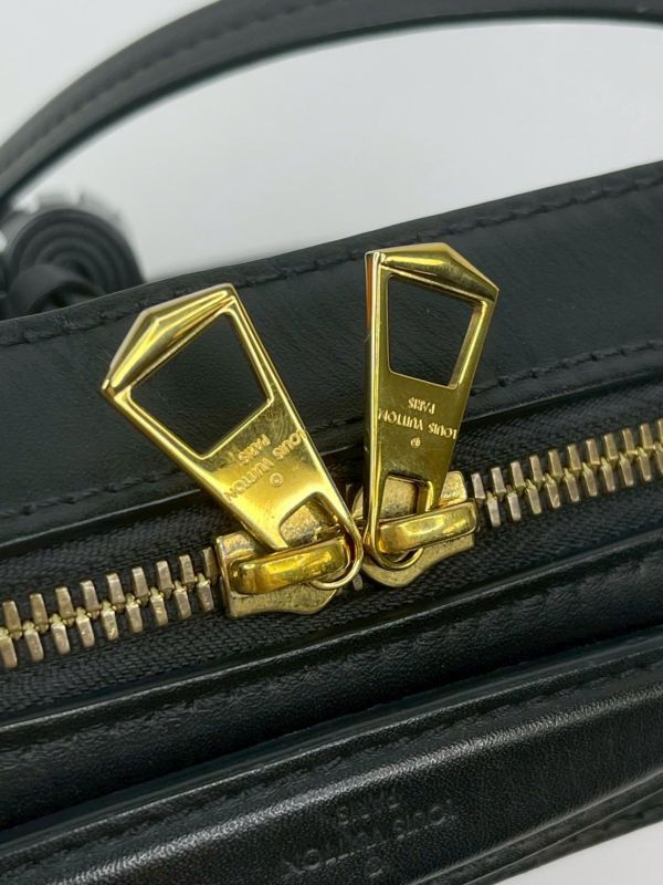 【9成新】LV saintonge老花流蘇相機包-黑 