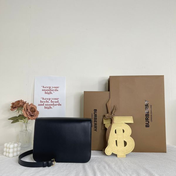 【12期0利率】BURBERRY TB LOGO肩背包 中號【24年3月英國購證】【99成新】 