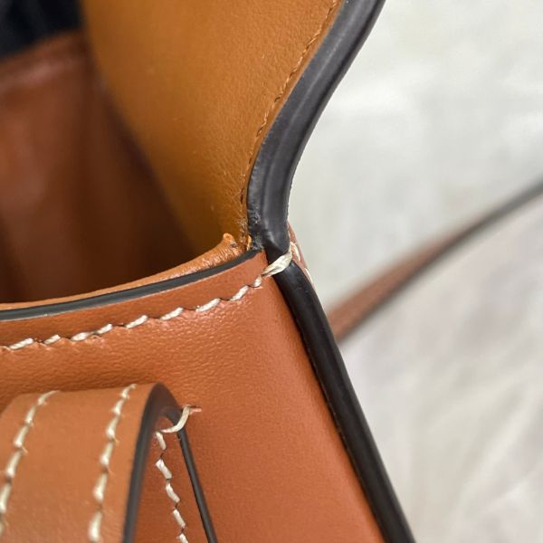 【95新】【12期0利率】CELINE 平滑小牛皮CUIR TRIOMPHE迷你BESACE  小胖包 