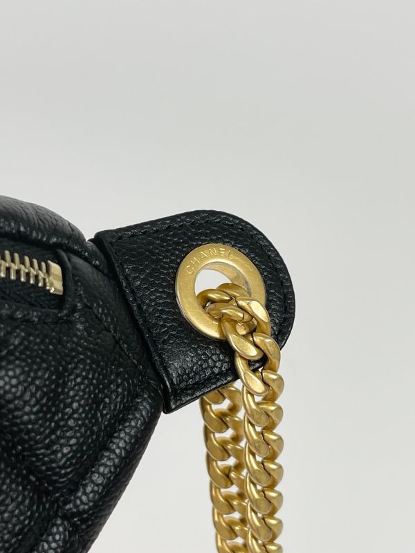 【未使用閒置品】CHANEL  24P愛心扣胸腰包 