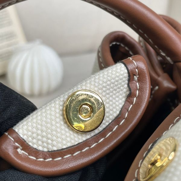 【12期0利率】BURBERRY  TB帆布迷你水桶包【95成新】 