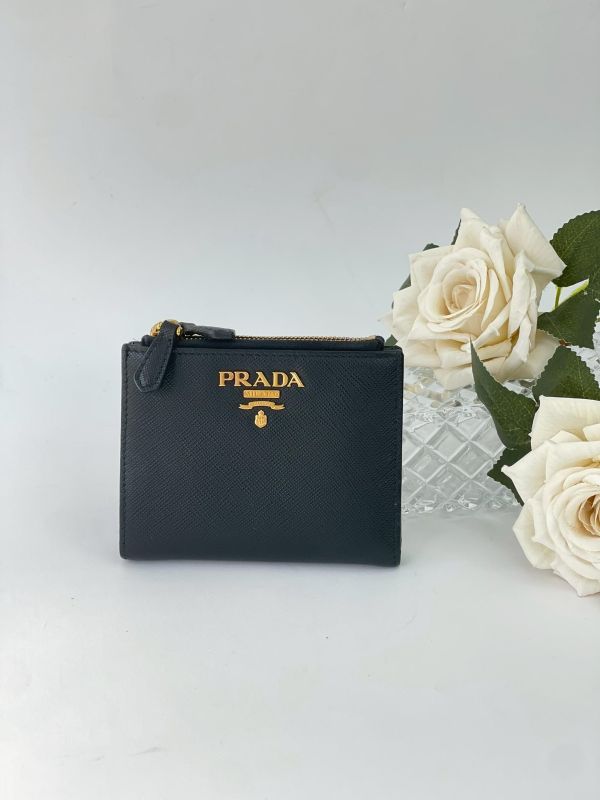 【95成新】PRADA SAFFIANO 對折短夾 