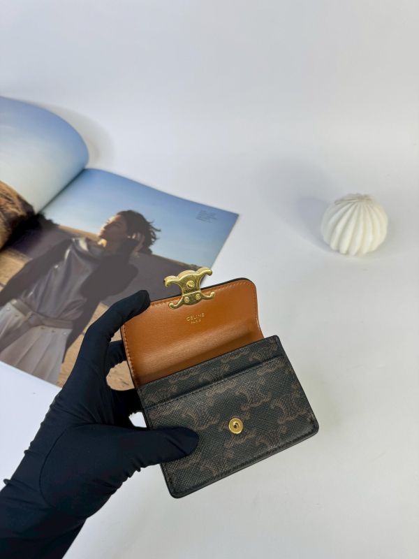 【95成】CELINE Triomphe標誌印花翻蓋卡包 