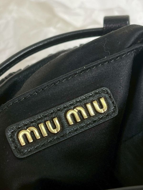 【未使用閒置品】MIUMIU Matelasse 納帕皺摺迷你抽繩水桶包 