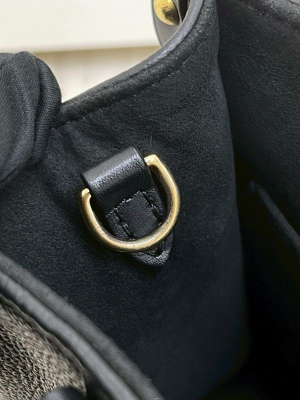 【95成新】LV ON THE GO PM 