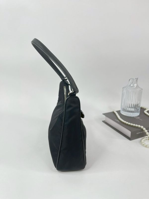 【95成新】PRADA Re-Edition 2005 Re-Nylon 迷你腋下包 