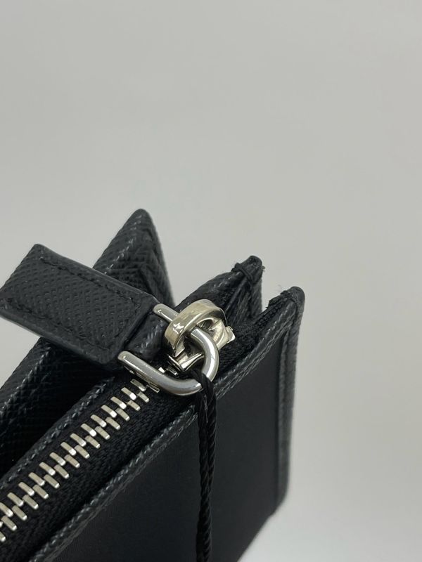 【95成新】PRADA Re-Nylon 扣式短夾 