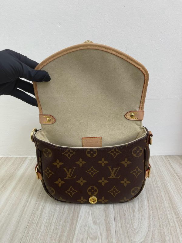 【95成新】LV Saumur BB 