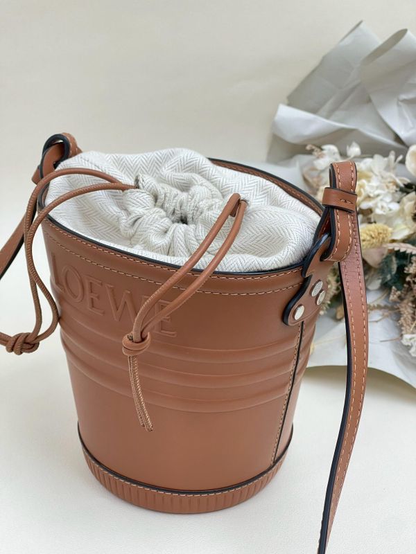 【99成新】LOEWE 園丁水桶包 