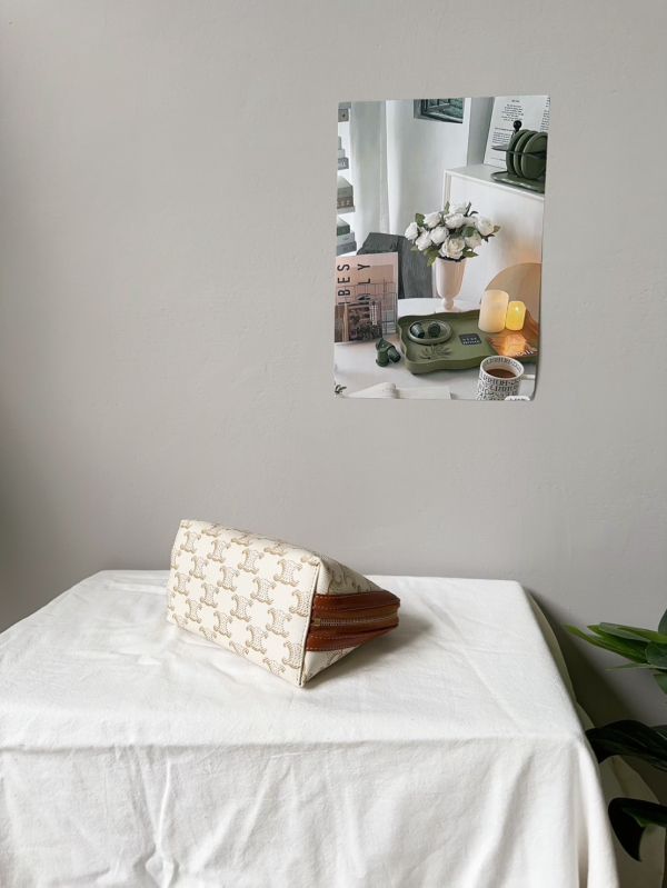 【12期0利率】CELINE TRIOMPHE貝殼包【9成新】 