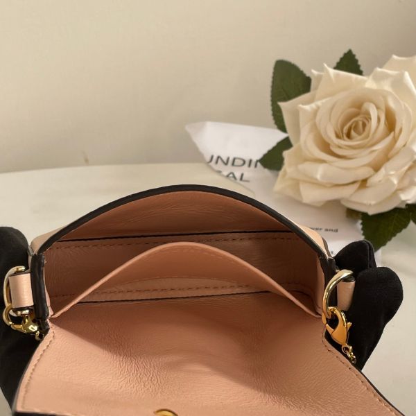 【9.9成新】【12期0利率】FENDI Nano Baguette無敵廢包 