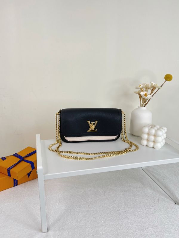【分期0利率】LV LOCKME TENDER POCHETTE【99成新】 