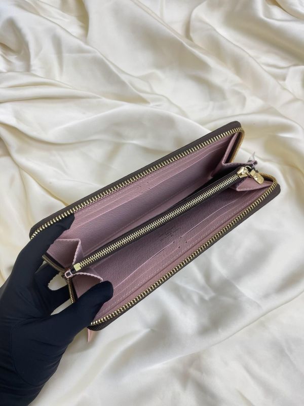【95成新】 LV Clémence  長夾 粉 